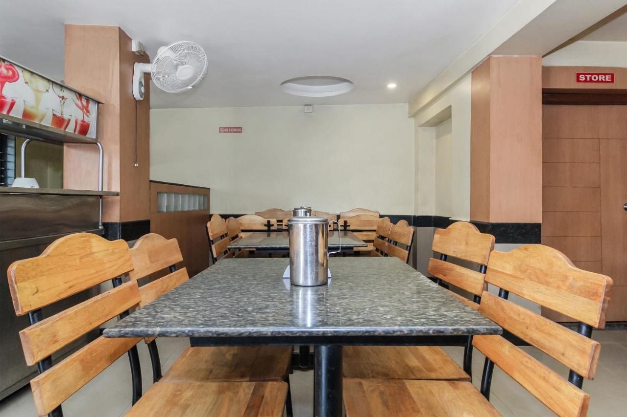 Oyo 30537 Hotel Megharaj Bijapur  Bagian luar foto