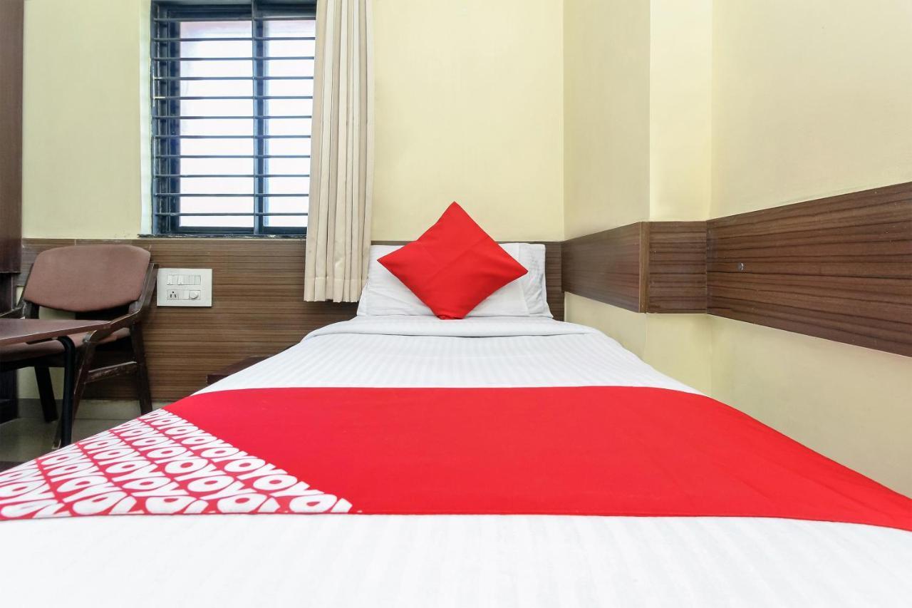 Oyo 30537 Hotel Megharaj Bijapur  Bagian luar foto