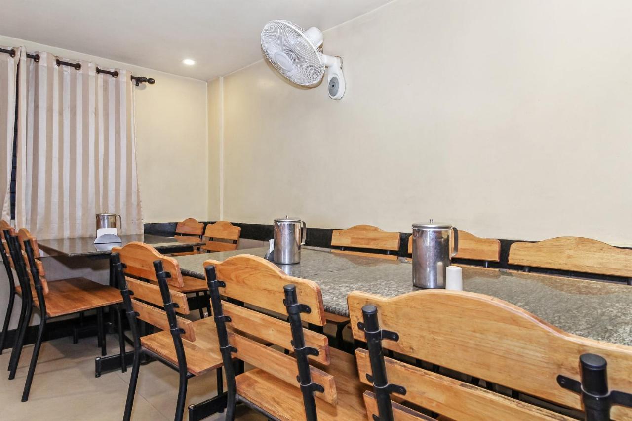 Oyo 30537 Hotel Megharaj Bijapur  Bagian luar foto