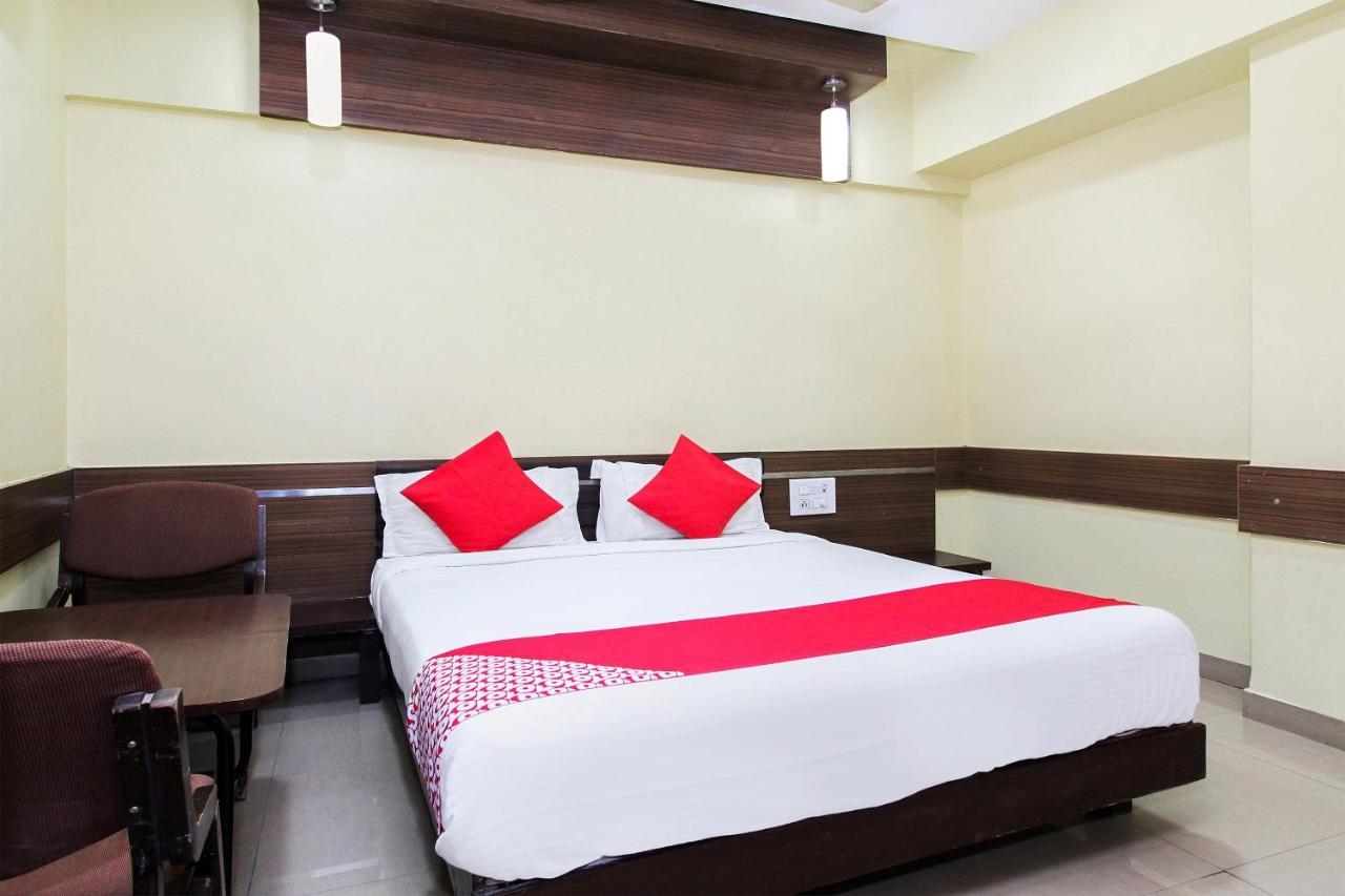 Oyo 30537 Hotel Megharaj Bijapur  Bagian luar foto